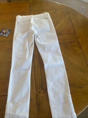 Lilly Pulitzer White Straight-Leg Jeans with Embroidered Hem never used